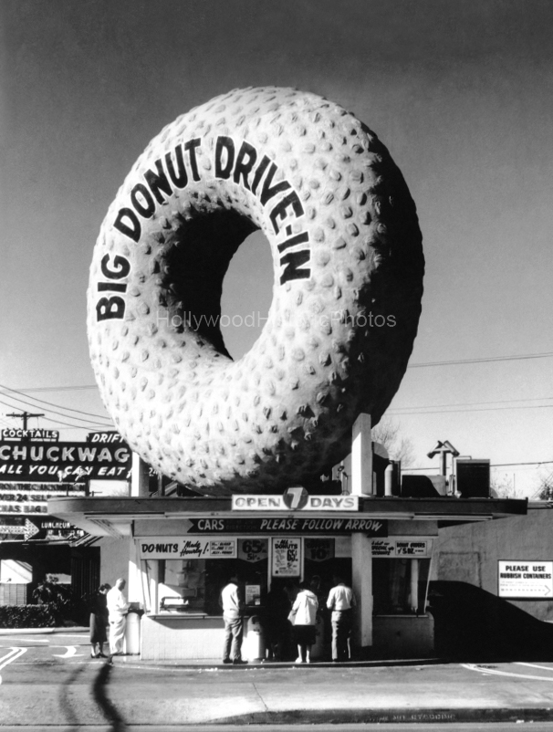 Big Donut Drive In 1964.jpg